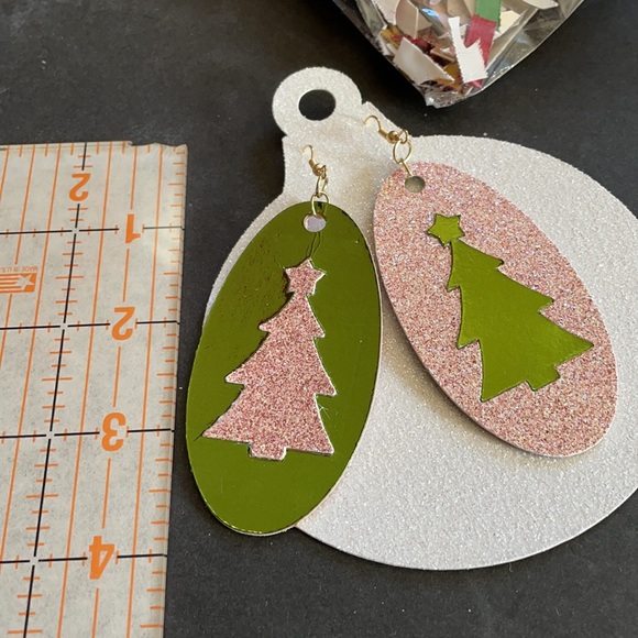Every Mrs. Claus needs these!! Artist made Tree Earrings New!! - Picture 4 of 5